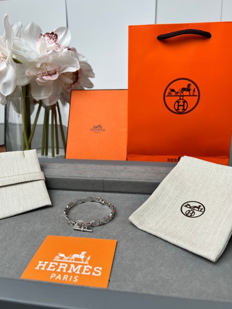 H**me5 bracelets